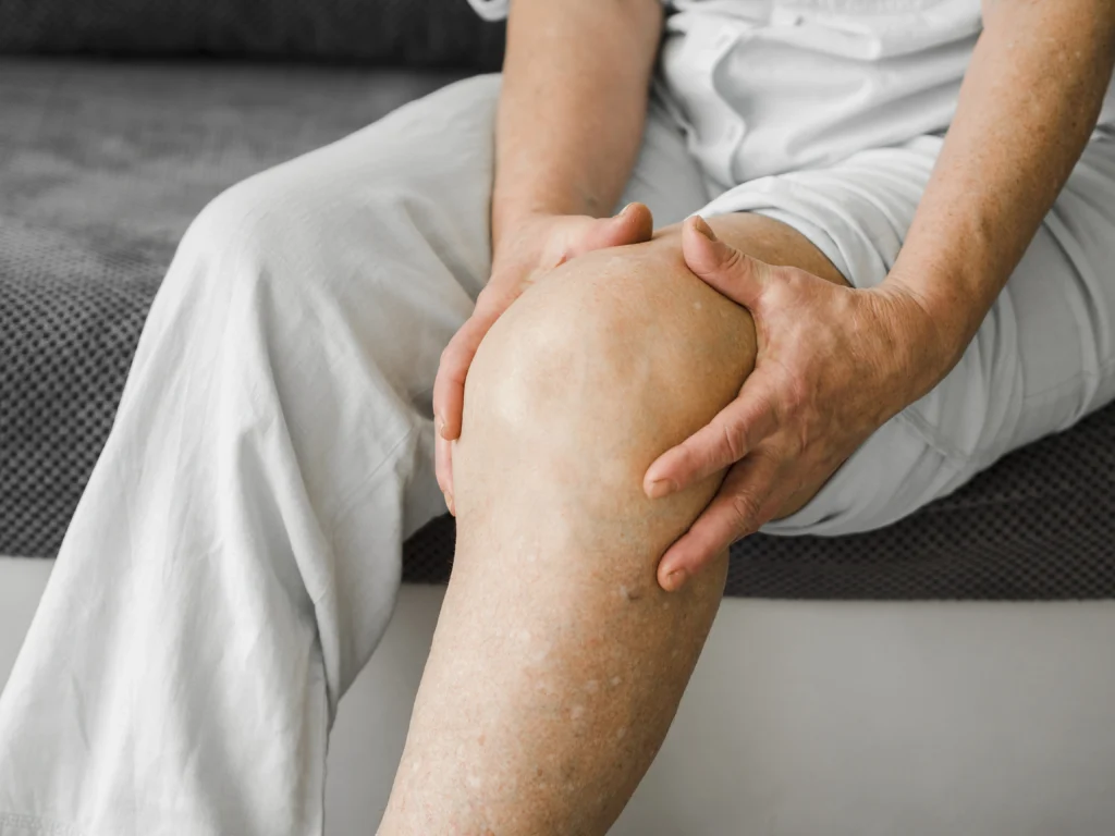 10 Early Warning Signs of Osteoarthritis You Should Never Ignore: A Guide from the Best Orthopaedic Doctor in Kolkata